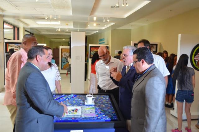 Celebran Semana de la Biblioteca con Exposición de Arte en UPRH