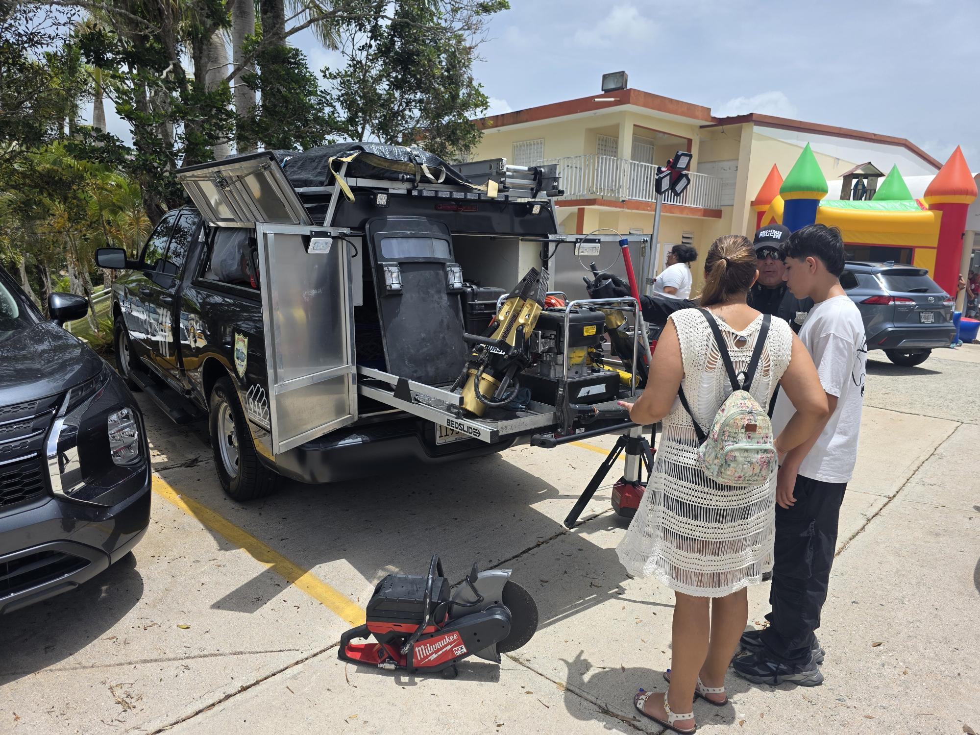 Policía impacta a unas 300 familias durante encuentro comunitario en Caguas