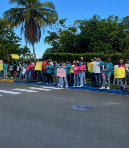 Padres de la escuela Florencia García reclaman freno al traslado de maestros 