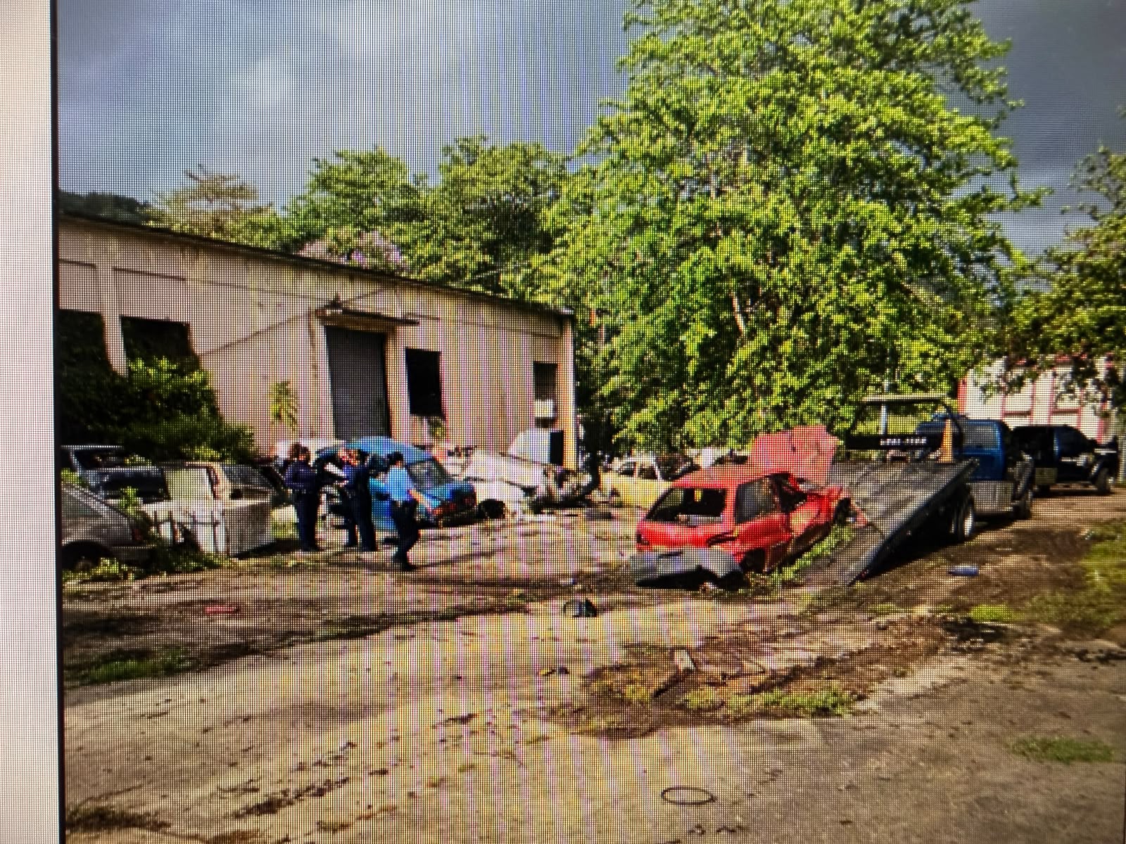 Remueven 38 vehículos abandonados en zona industrial de Yabucoa