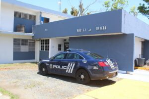 Investigan querella de objetos extraídos de un vehículo en comunidad de Naguabo