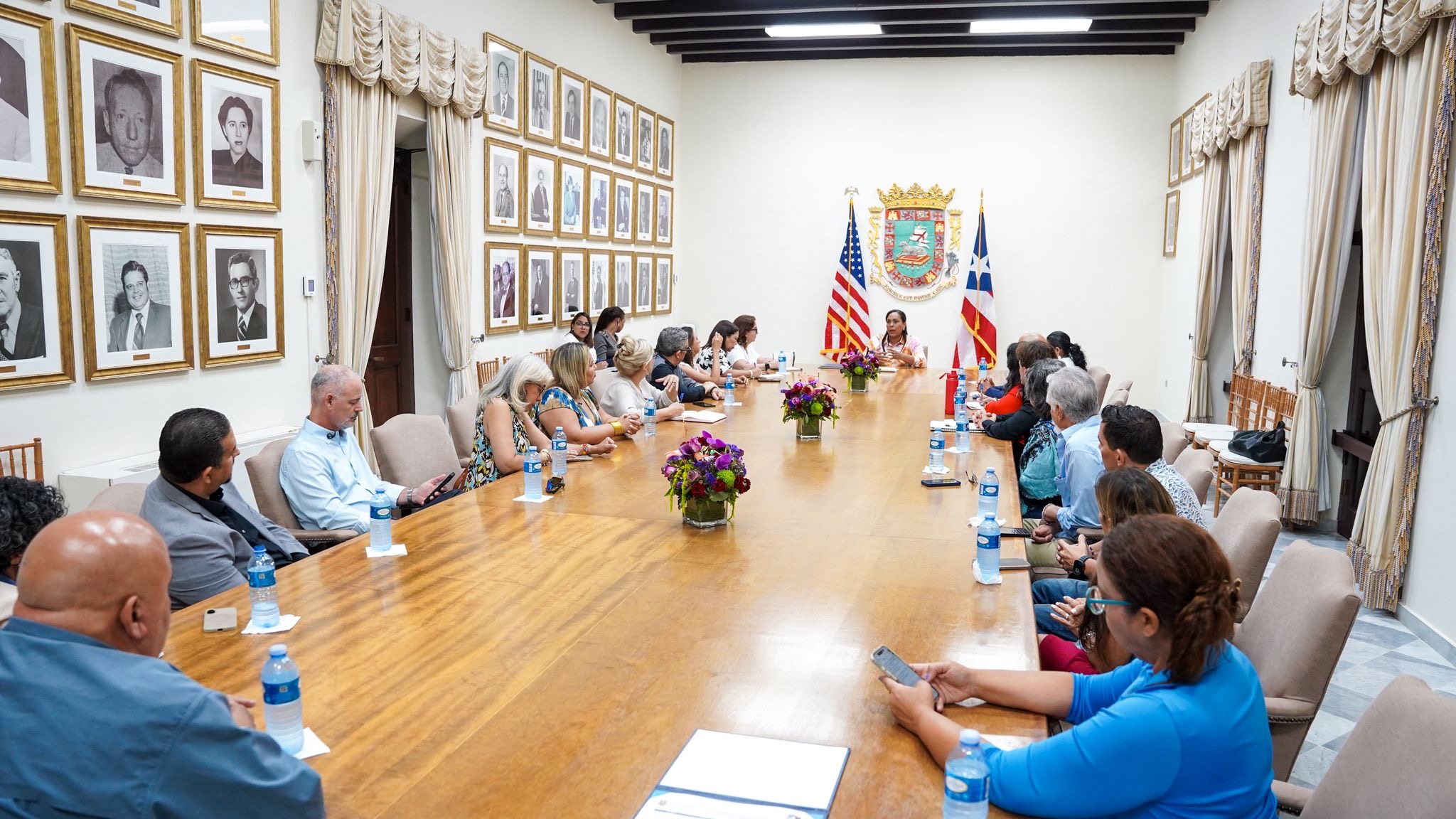 Gobierno y comunidad venezolana coordinan ayuda humanitaria para afectados por terremotos en Venezuela
