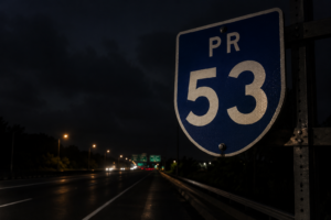 Agente de la Policía involucrado en accidente fatal con peatón en la PR-53 en Ceiba