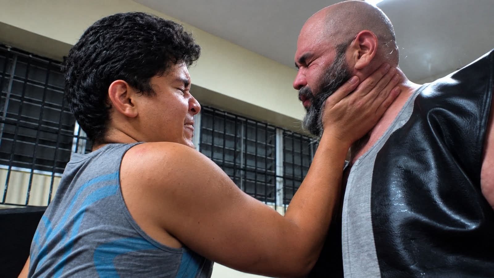 Luchador humacaeño “Chupi Hunter” sorprende al romper con su mentor en AWA
