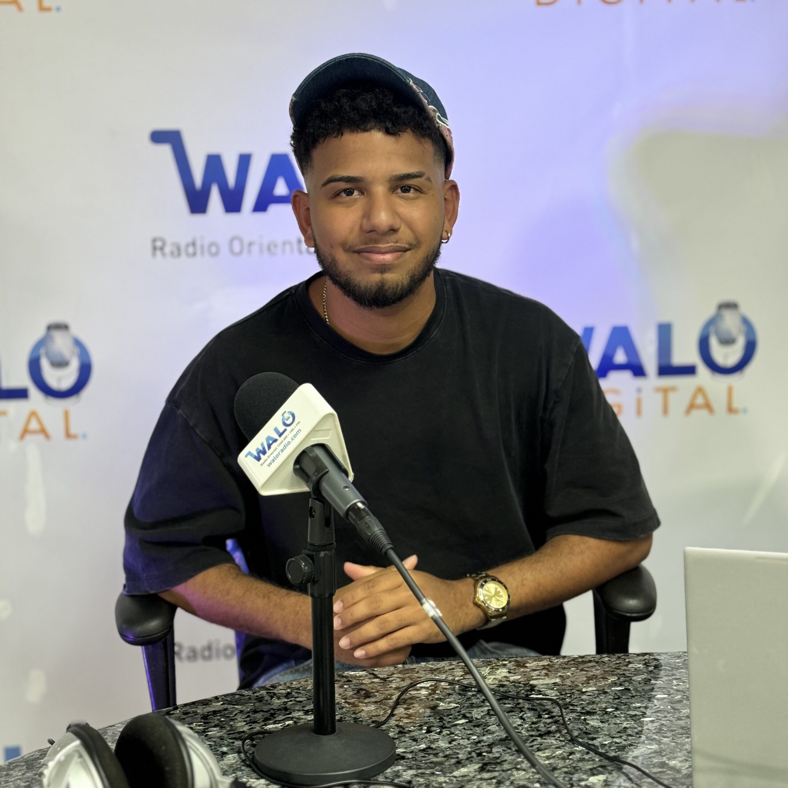 Artista yabucoeño retoma su carrera musical y presenta “No es tan serio”