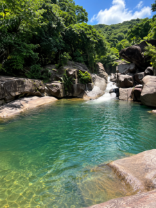 Identifican a turista que falleció al lanzarse desde una roca al charco El Hippie en Naguabo