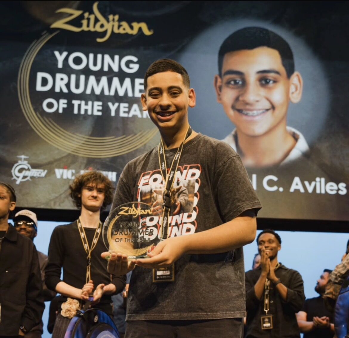 Joven junqueño se corona campeón de prestigiosa competencia de bateristas en Estados Unidos