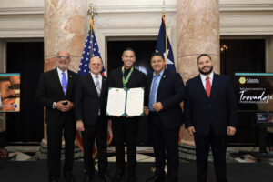 Reconocen en el Capitolio al músico humacaeño Juan Nieves por su aportación a la cultura puertorriqueña